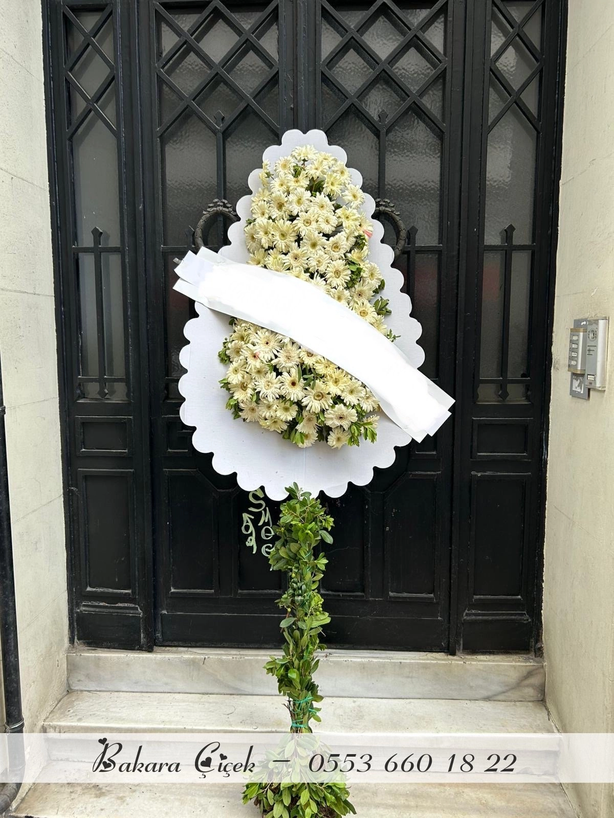 Beyaz Düğün,Açılış Çelengi