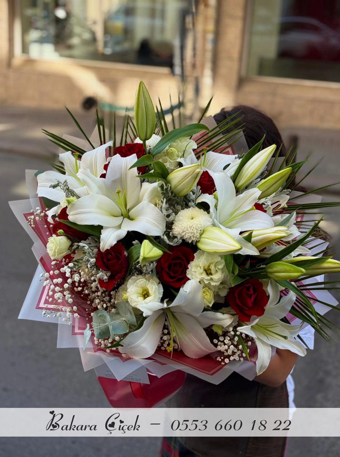 Premium Lilyum Kırmızı Gül Buketi