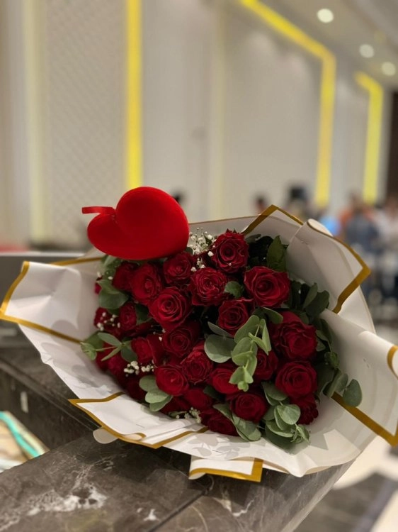 30 Kırmızı Gül Buketi