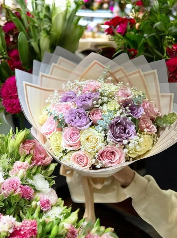 30’Lu İthal Lila Pembe Beyaz Gül Buketi