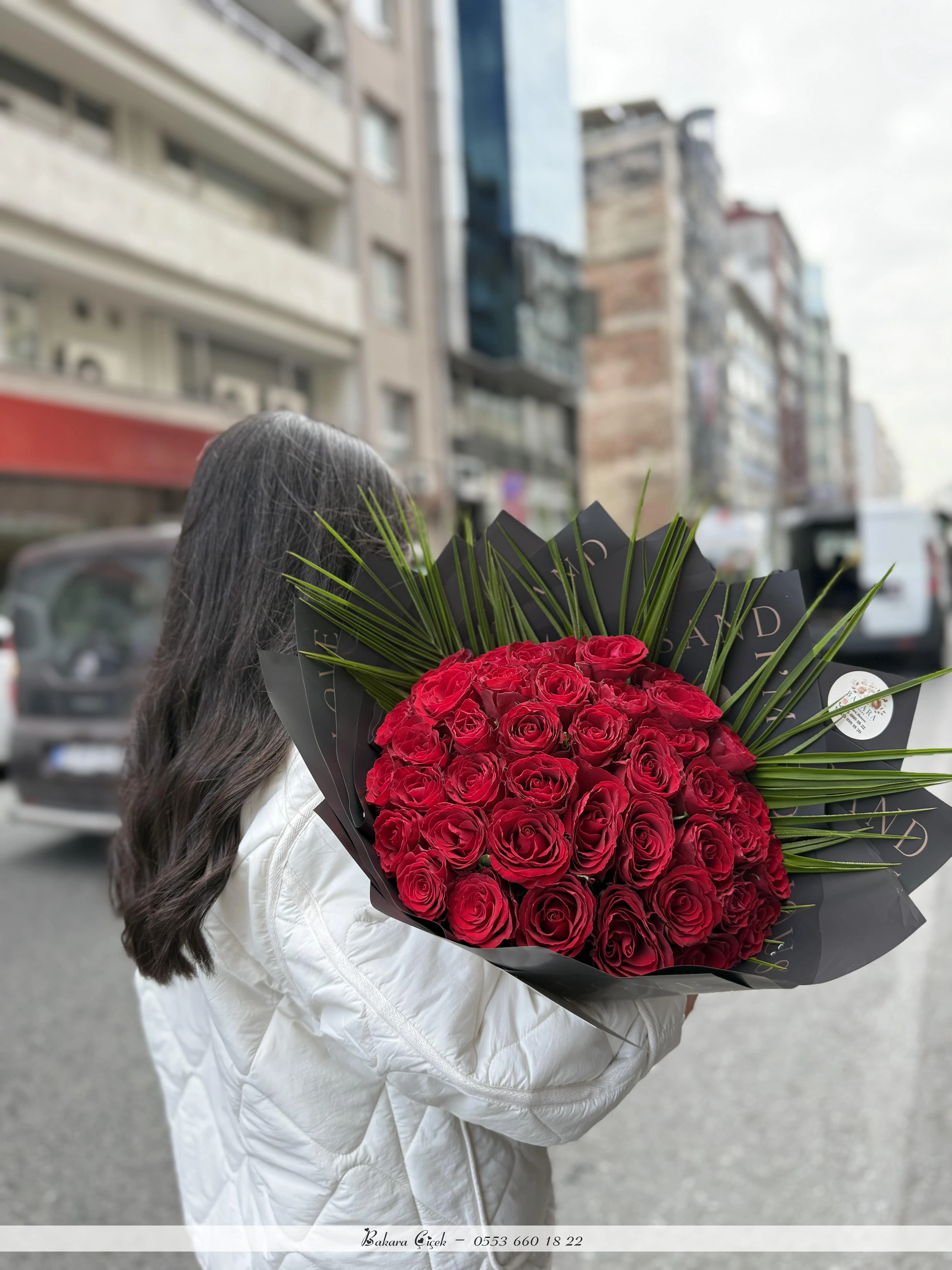 40’Lı İthal Kırmızı Gül