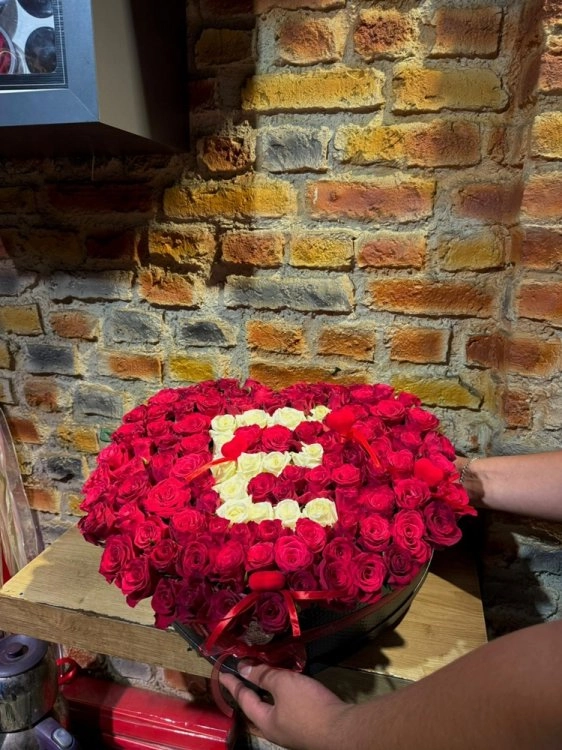 100’Lü Kutulu Gül