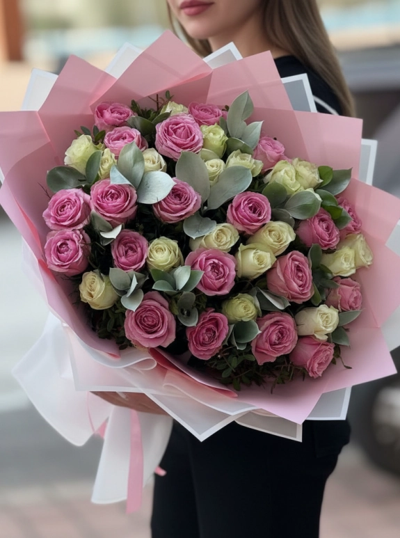 Beyaz Ve Pembe İthal Gül Buketi