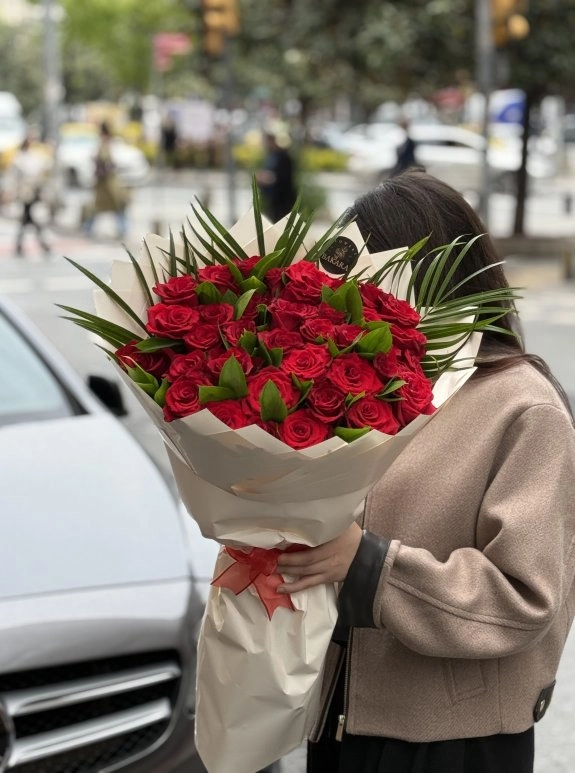 Premium 41’Li Kırmızı Gül Buketi