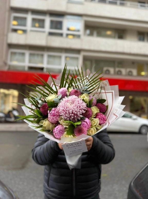 Şakayık Gül Ve Anastasia Buketi